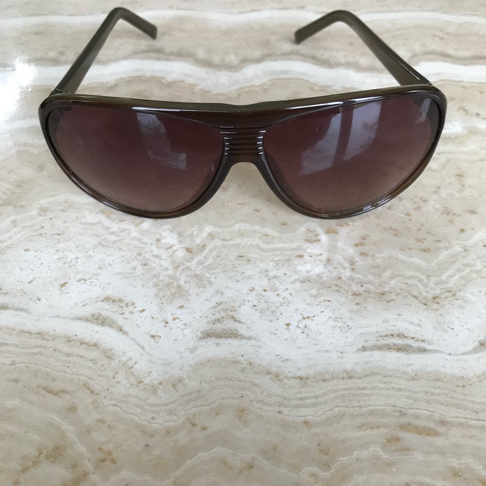 CALVIN KLEIN AVIATOR STYLE BROWN SUNGLASSES